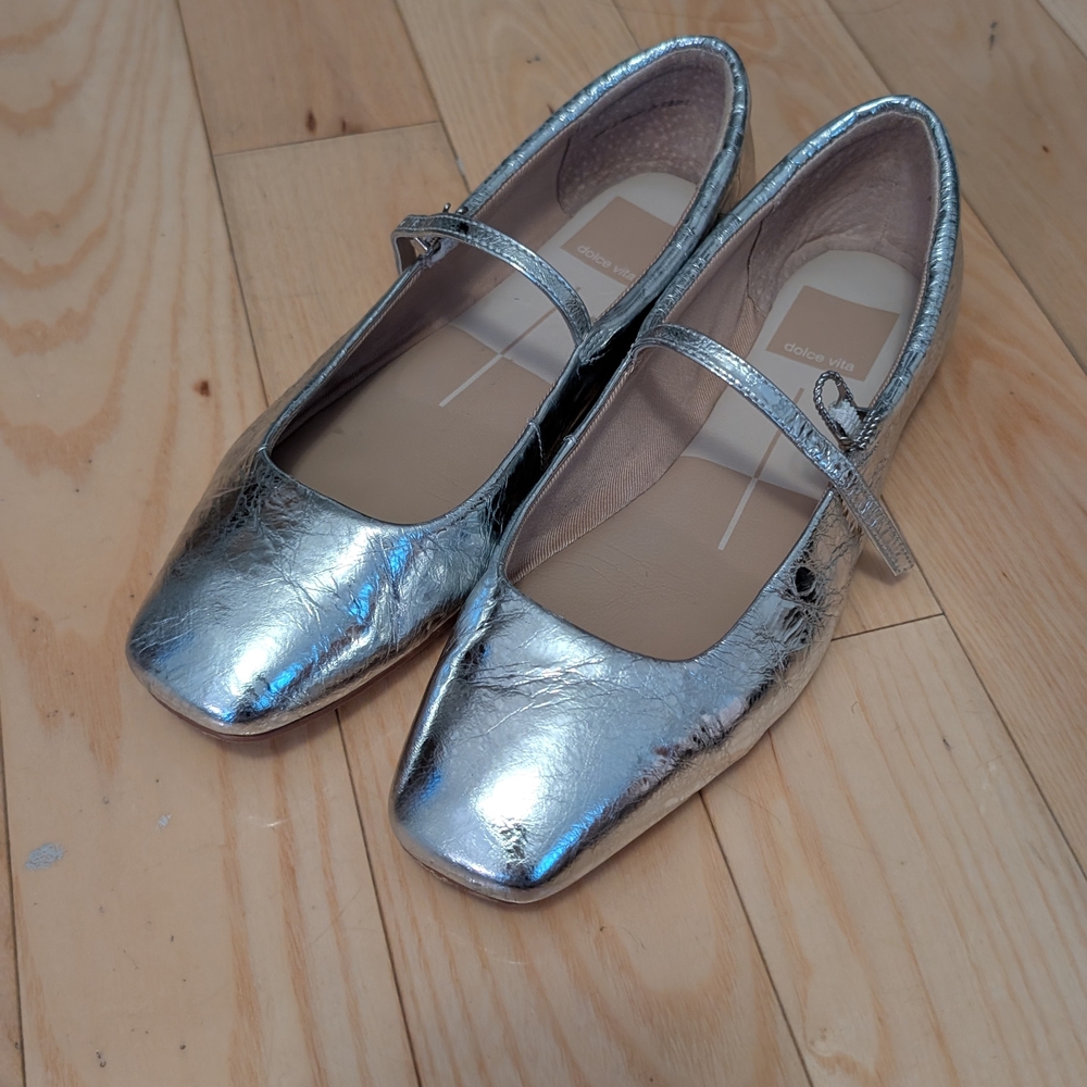 Dolce Vita Reyes Ballet Flats Silver Distressed Leather